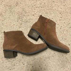 NWOT Blondo Waterproof Bootie